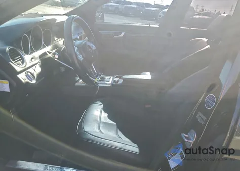 2014 Mercedes-Benz C 250 z USA, uszkodzony, nr VIN WDDGF4HB4ER316679